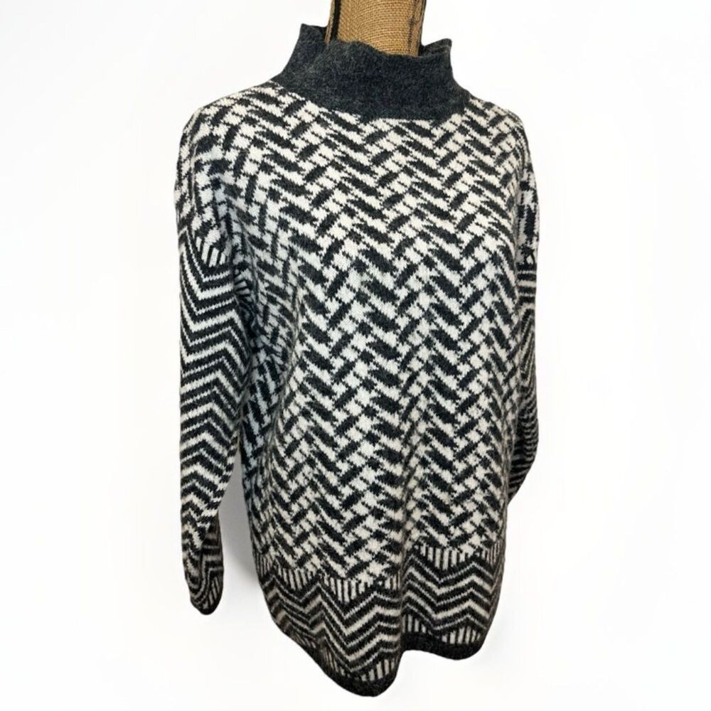 Mexx Relaxed Fit Knit Tunic Sweater Pullover Angora Black White Size Small